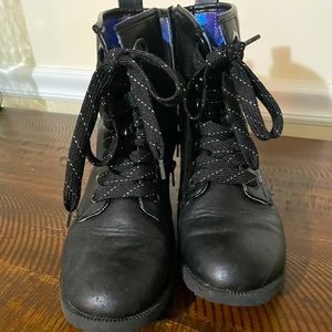 Girl Combat Boot, size 4